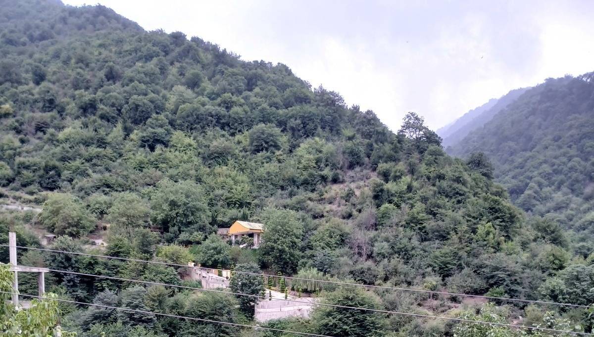 ویلای جنگلی خوش آب و هوای چفگاه (گرگان، جاده زیارت)