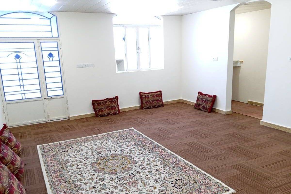 آپارتمان رمکانی 2 ، طبقه اول (قشم، رمکان)