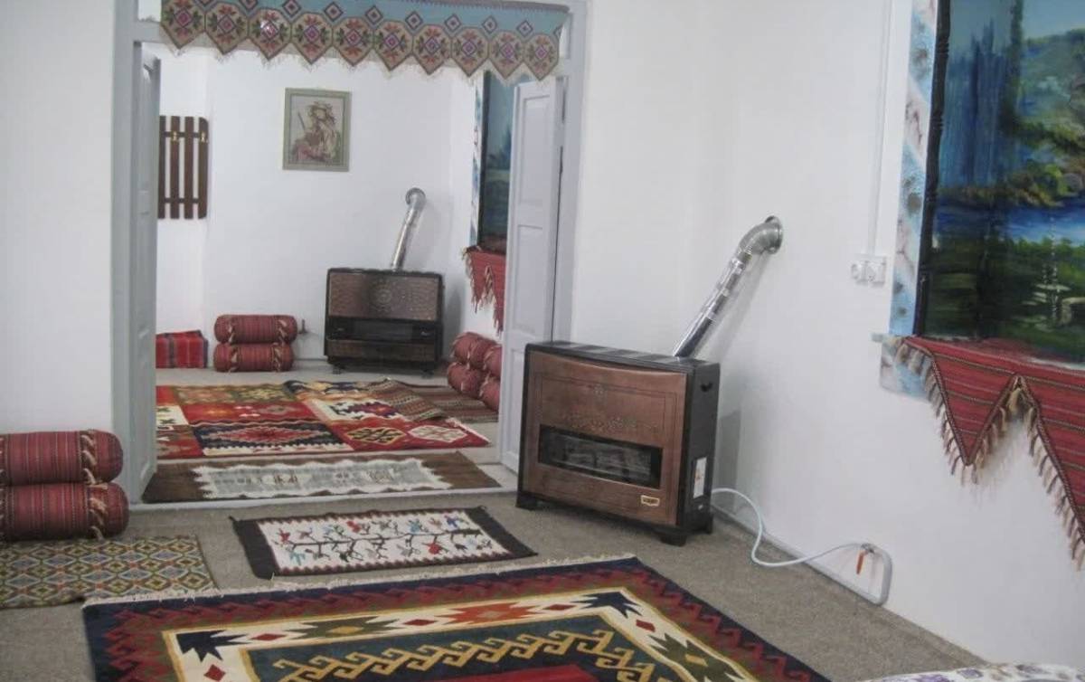 بوم گردی روستایی آرتین، اقامت با صبحانه (دماوند، سربندان)